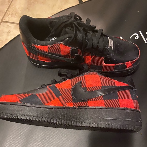 Custom Air Force 1s - Picture 1 of 3